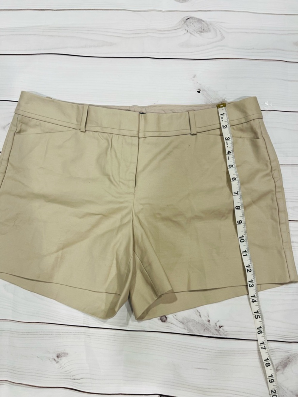 The Limited Khaki Lightweight Bermuda Shorts Sz 12 - Picture 6 of 9